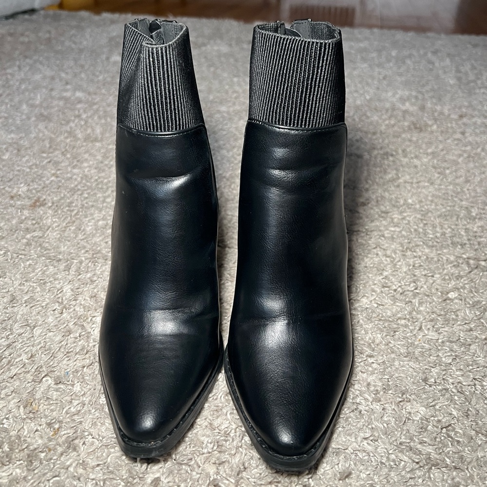 Black low heel pointed boots